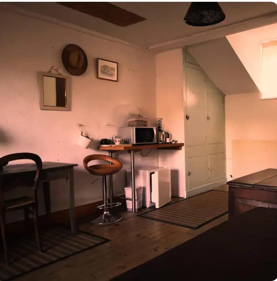 Chambres Avec Salle De Bains Et Cuisine En Centre Ville Argenton Sur Creuse Luaran gambar