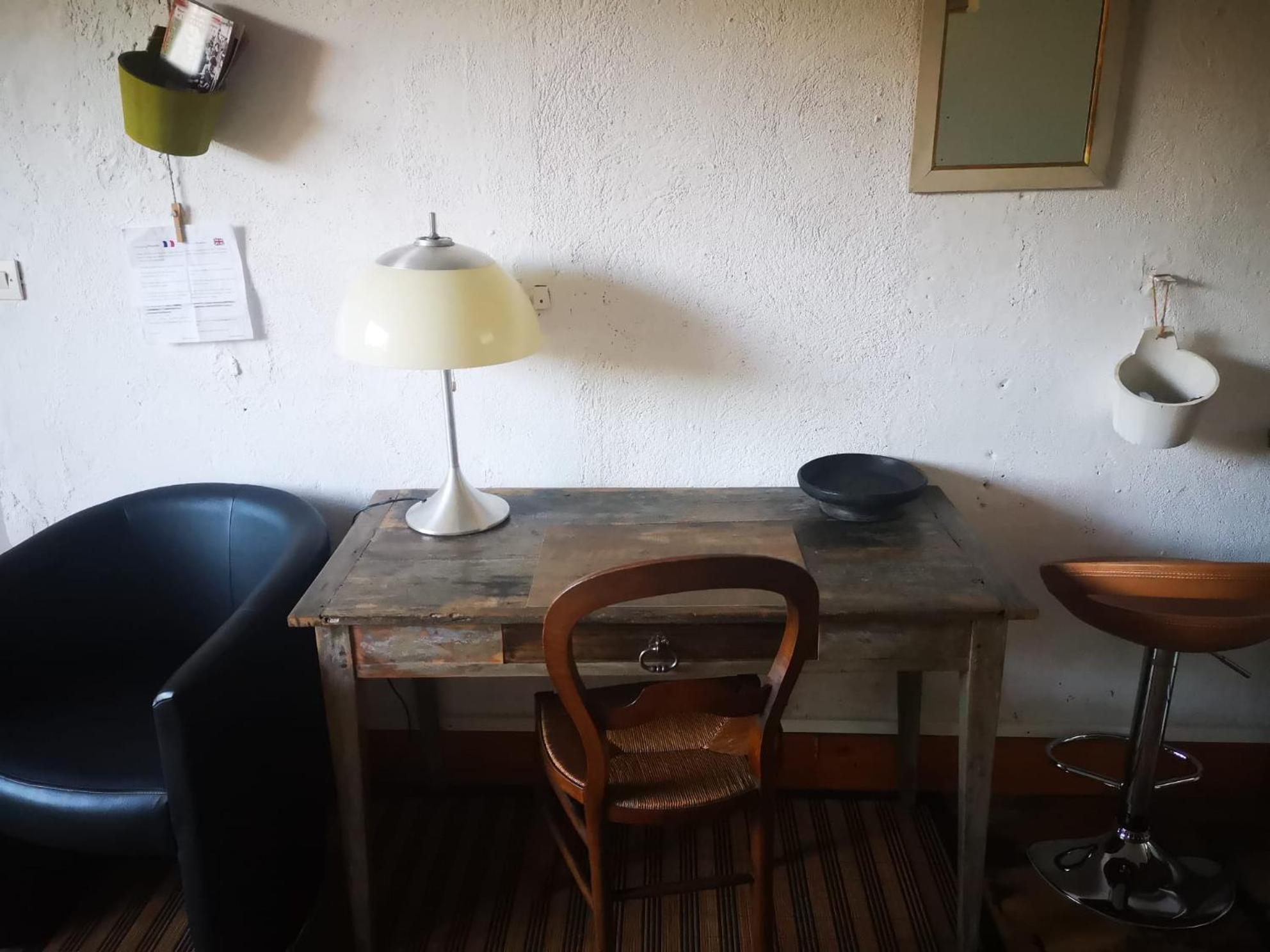 Chambres Avec Salle De Bains Et Cuisine En Centre Ville Argenton Sur Creuse Luaran gambar